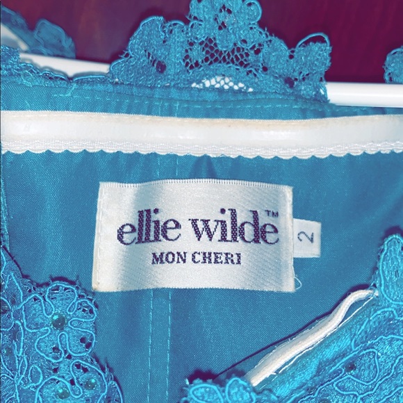 Ellie Wilde prom dress 💙 - Picture 5 of 5